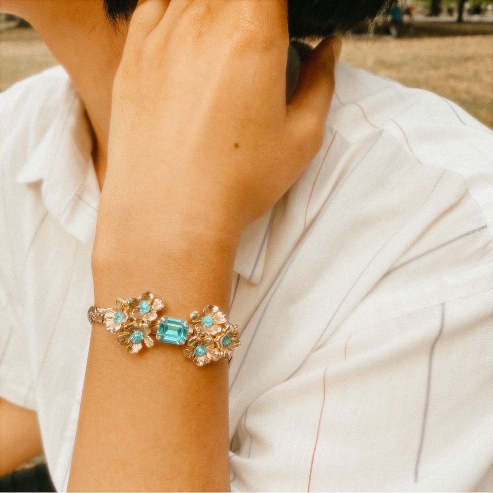 Vintage - Braided Gold-tone Aquamarine Rhinestone Crystal Floral Bracelet